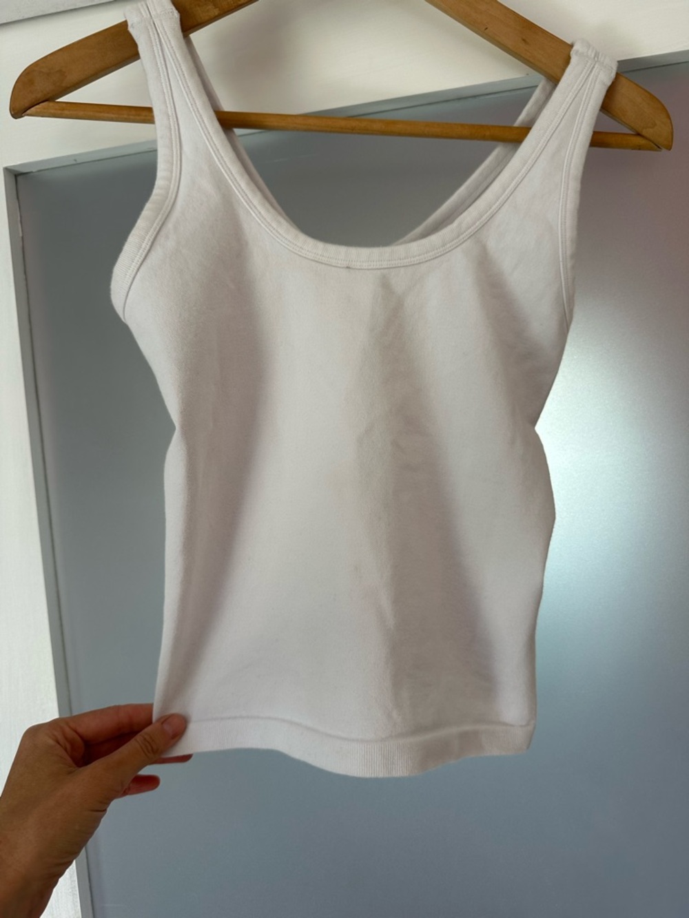ALO Yoga White Scoop Neck Tank Top